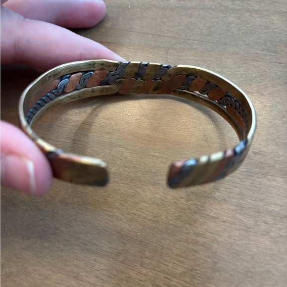 Native Alaskan Artisan Bronze/Copper Twisted and Hammered Cuff Bracelet - Picture 4 of 6
